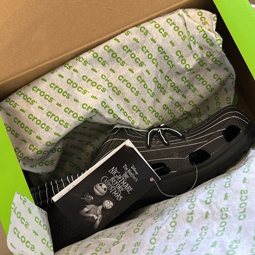 Crocs + Disney Nightmare Before Christmas Classic Clog M6/W8 Black & White